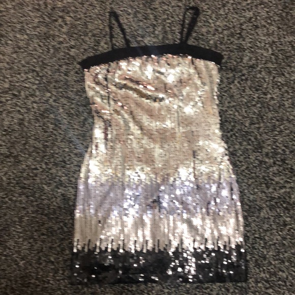 Charlotte Russe silver mini dress size 2. - Picture 8 of 10